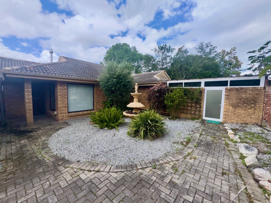 4 Bedroom Property for Sale in Eden Western Cape